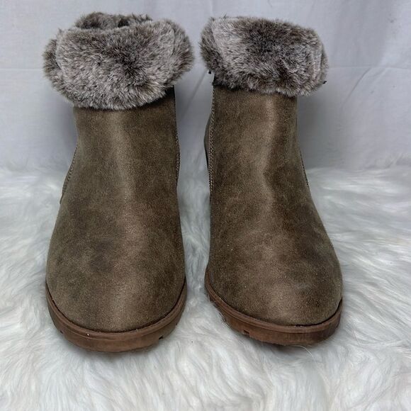 Lane Bryant Taupe Faux Leather Fur Trim Wedge Ankle Booties Sz 11 WIDE W… - Picture 3 of 7